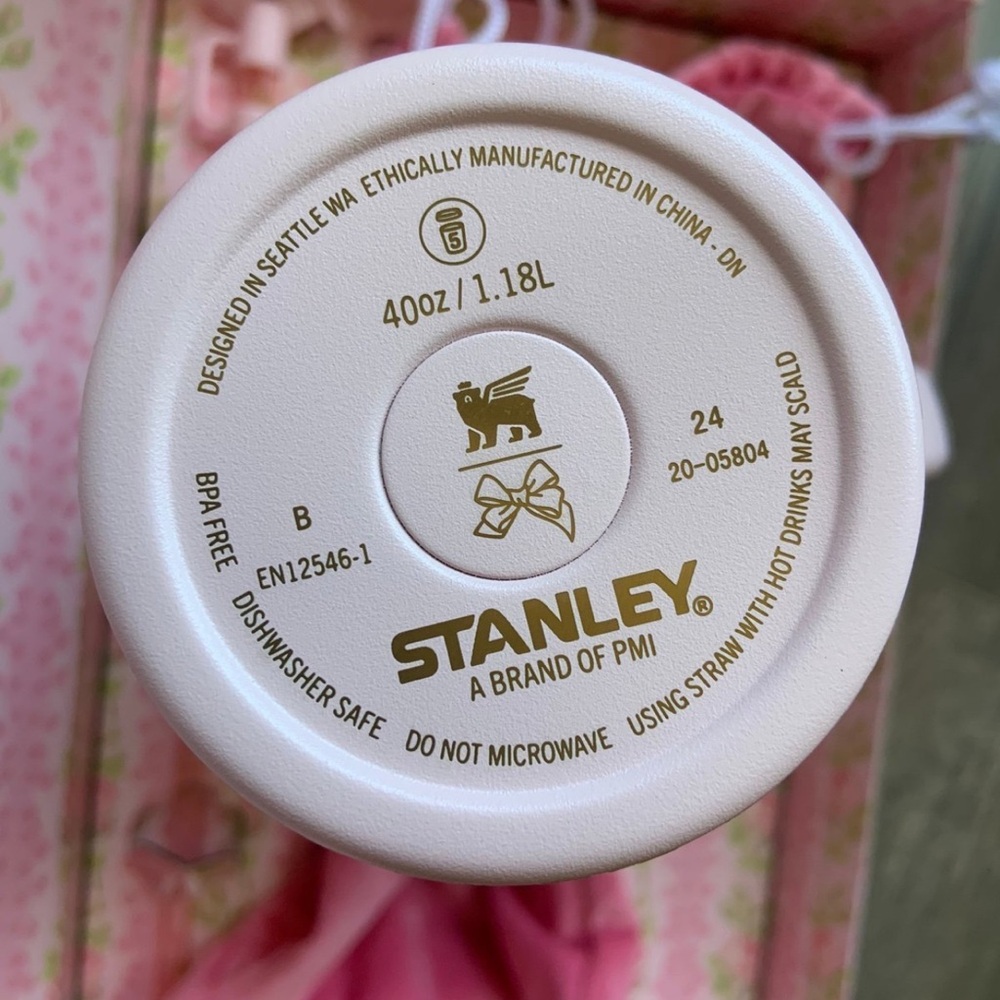 Stanley x Love Shack Fancy Flowstate tumbler 40oz Brand new - Picture 7 of 7